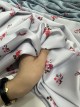 Серый фон розовые цветочки 
